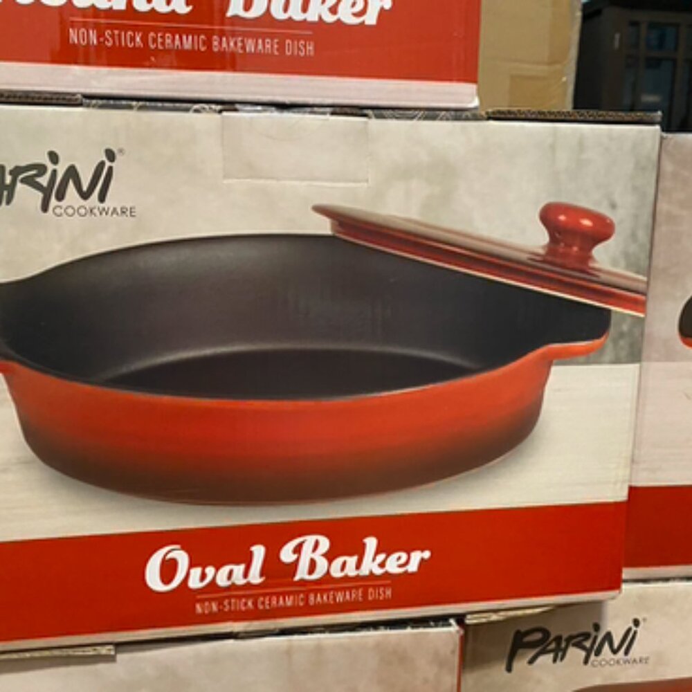 Ceramic Oval Baker with Lid Nonstick Bakeware Dish ( New with box)